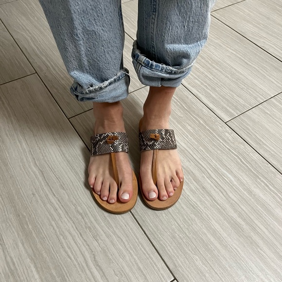 Sister & Soeur Leather Thong Sandals - Picture 2 of 4